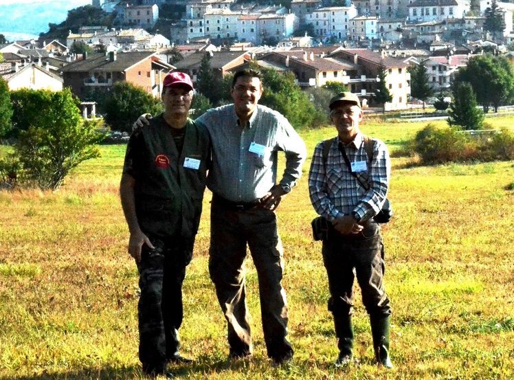 1)Vecchio ritrov.giugno 2010.bosco misto di latifoglie